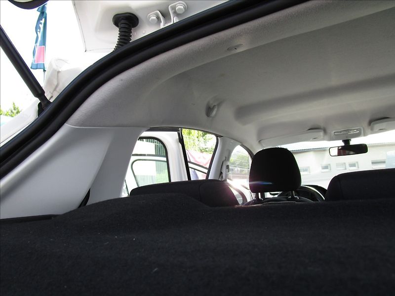 Peugeot 208 1.0i - fotka 36 z 40