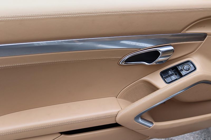 Porsche 911 991.1 CARRERA S 3.4 PDK 257k - fotka 19 z 44