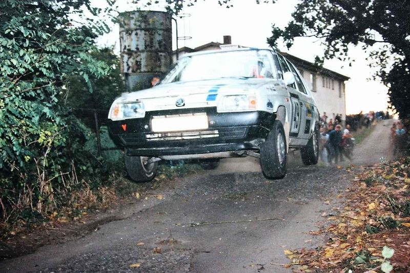 Auto hodně 
