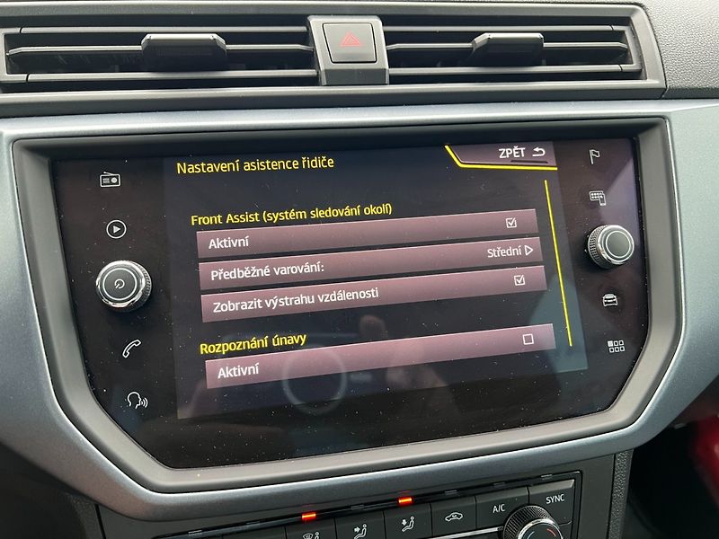Seat Arona (2018) 1.0TSi 70kW! Navi! Apps! - fotka 26 z 31