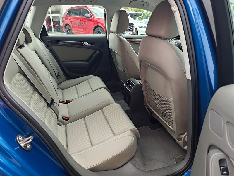 Audi A4 (2008) Avant 2.0 TDi Automat - fotka 12 z 37