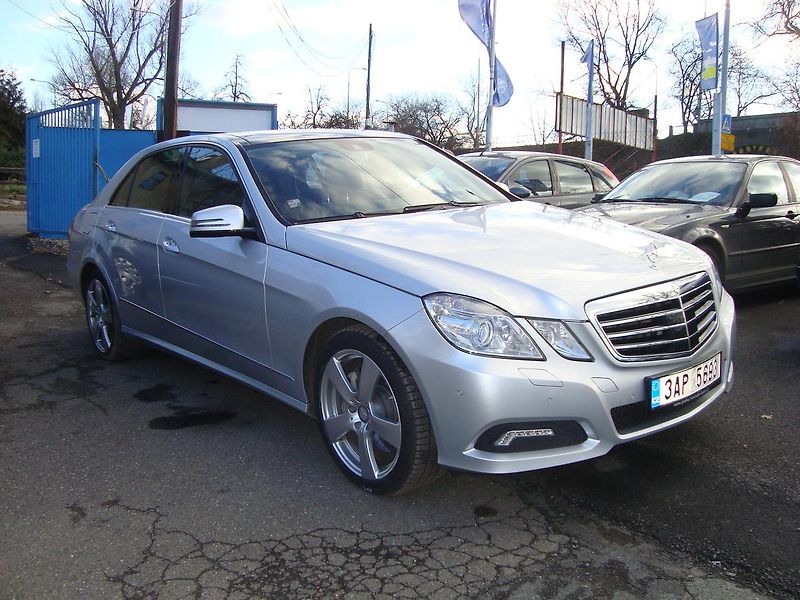 Mercedes-Benz Třídy E (2008) E 500,1.Maj. v ČR,Servisní k. - fotka 1 z 74