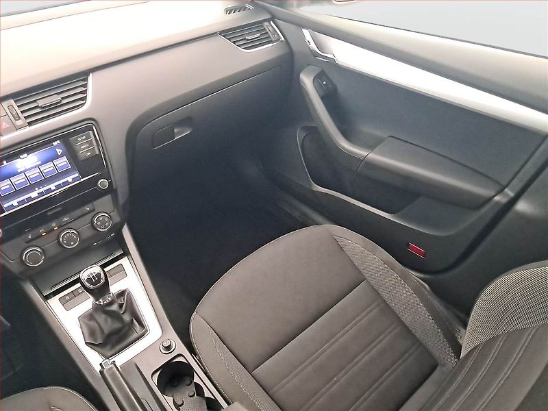 Škoda Octavia (2017) Ambition Plus 1.6 TDI - fotka 8 z 16