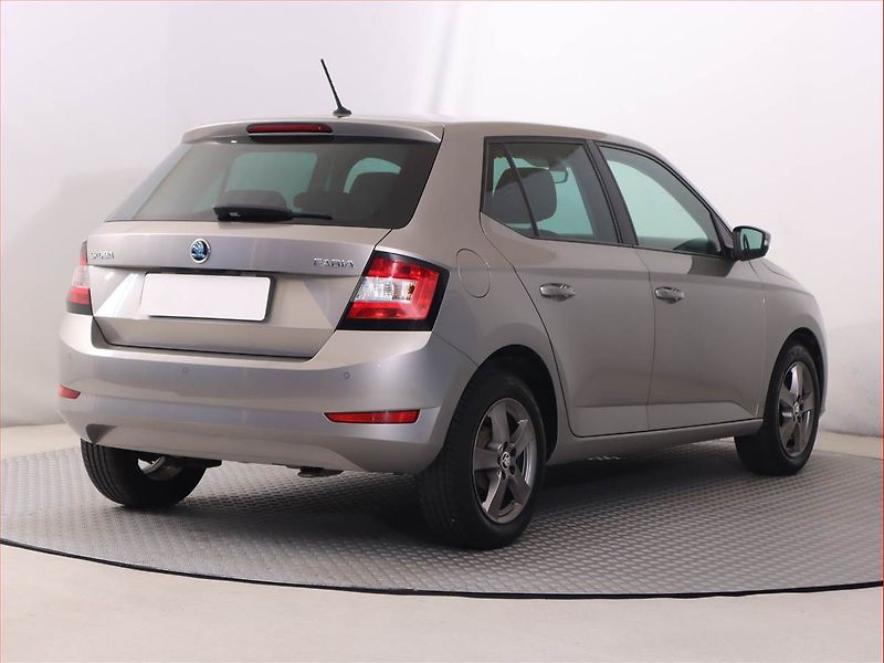 Škoda Fabia (2019) Drive 1.0, Tempomat - fotka 5 z 20