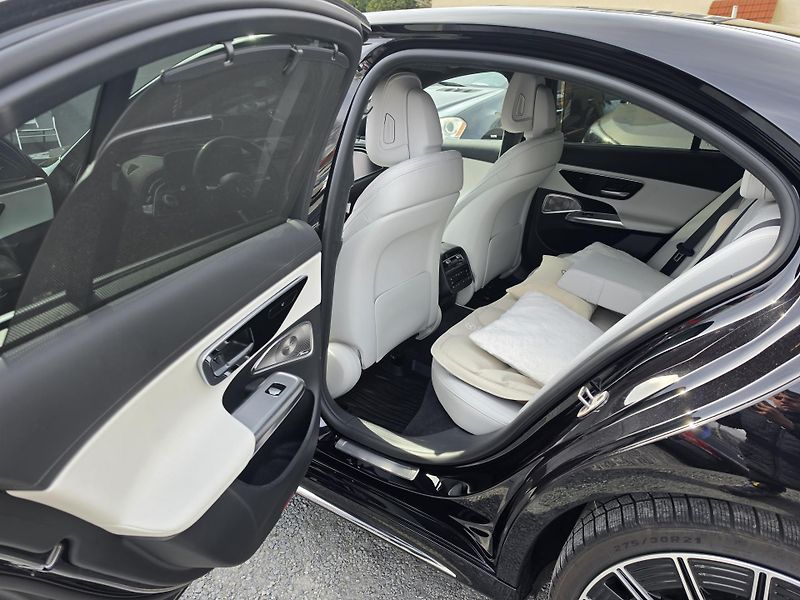 Mercedes-Benz Třídy E 450CDI AMG Burmaster 4D Full - fotka 8 z 25