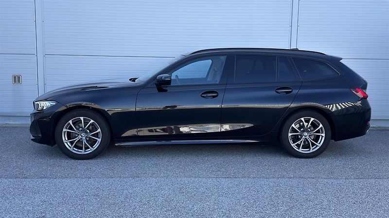 BMW Řada 3 318d Touring - fotka 3 z 9