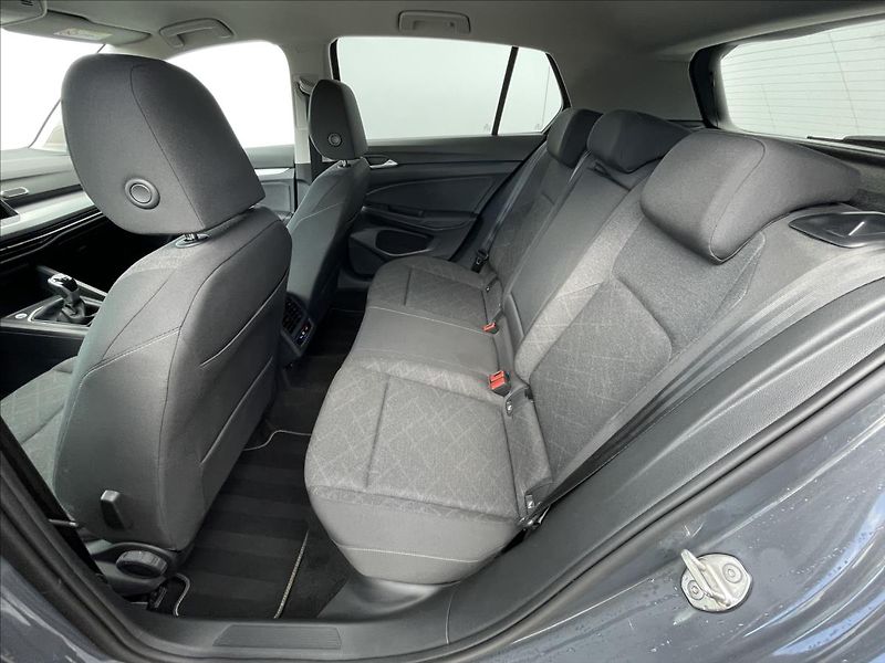 Volkswagen Golf 1,0 TSI LIFE KESSY+Kamera - fotka 15 z 23