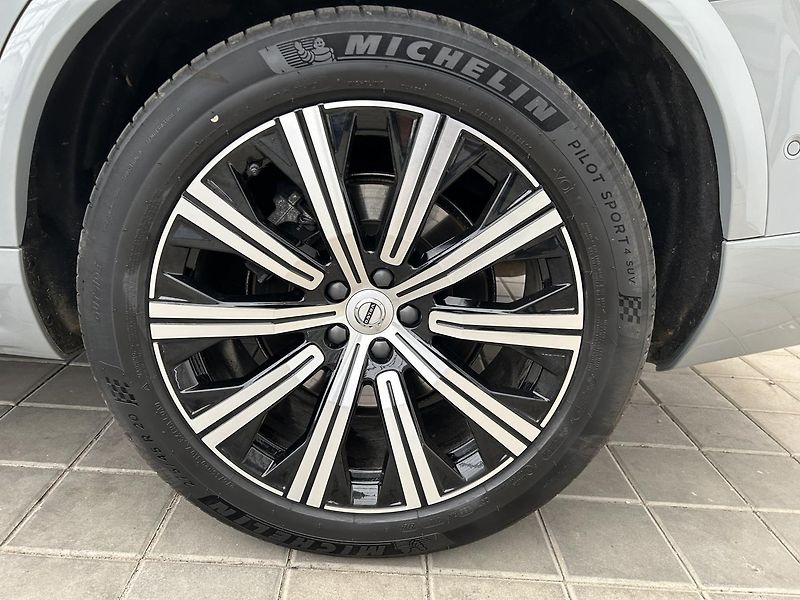 Volvo XC90 2.0  B5 4x4 Plus - fotka 10 z 30
