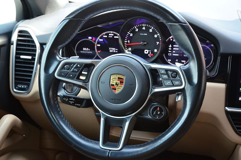 Porsche Cayenne (2022) // REZERVOVÁNO // - fotka 22 z 45