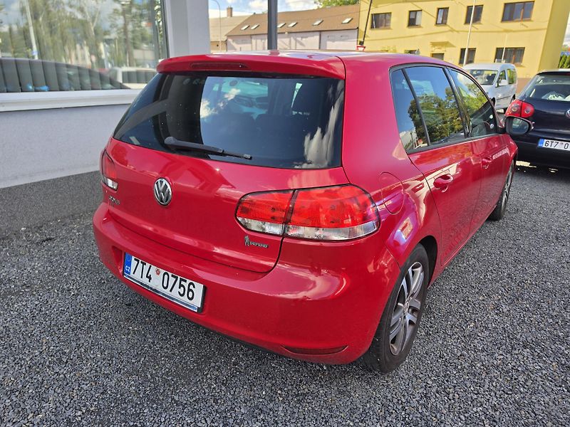 Volkswagen Golf 1.2 TSI  - fotka 4 z 26