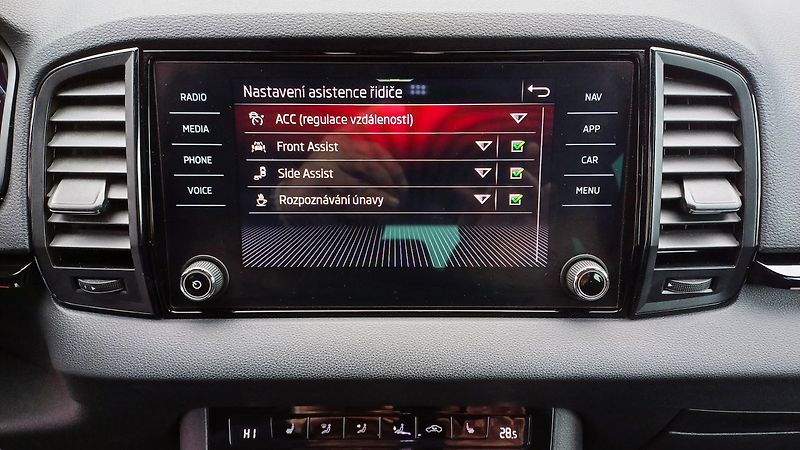 Škoda Karoq 2.0 TDI 110kW DSG 4x4 WEBASTO - fotka 46 z 50