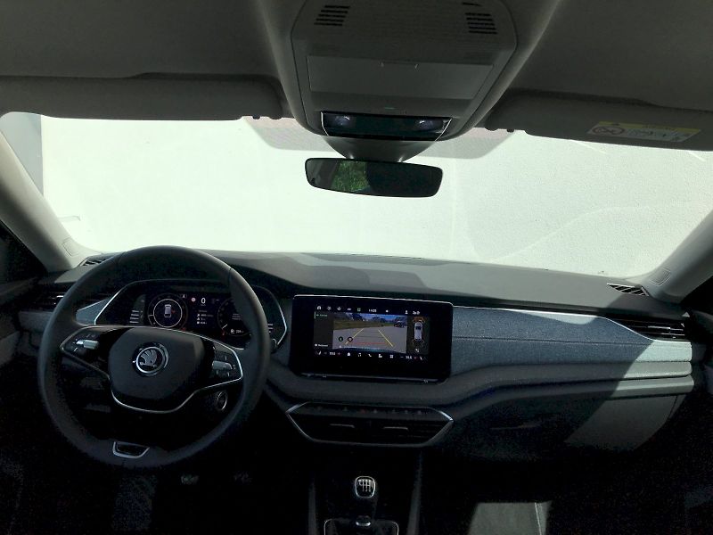 Škoda Octavia (2024) COMBI TOP SELECTION 1,5 TSI 11 - fotka 5 z 28