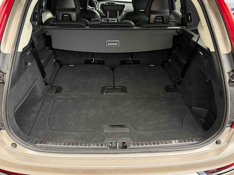 Volvo XC90 PlusDark T8,AWD,Plug-in hybrid - fotka 15 z 26