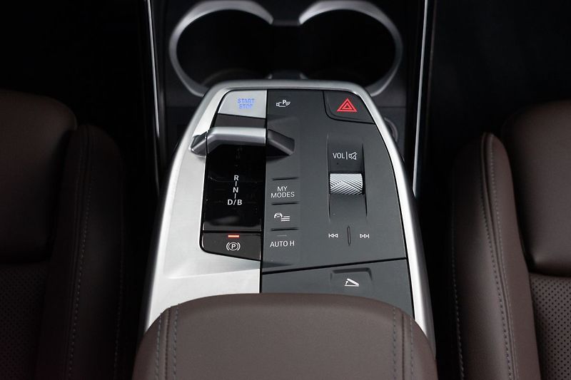 BMW iX1 xDrive30 REZERVACE - fotka 23 z 47