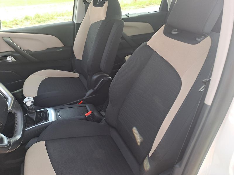 Citroën C4 Picasso (2014) 1.6 ČR 1. MAJITEL, PĚKNÝ STAV - fotka 11 z 32