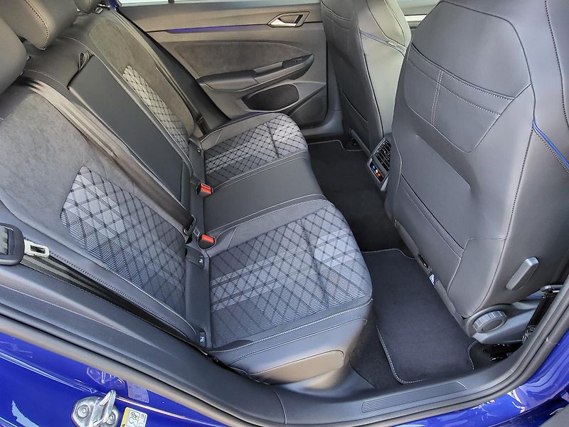 Volkswagen Golf Variant (2026) R-Line People 1,5 eTSI-nové - fotka 25 z 27