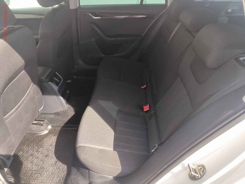 Škoda Octavia (2017) 2.0 TDi 4x4, 2.maj,ČR, Style - fotka 10 z 22