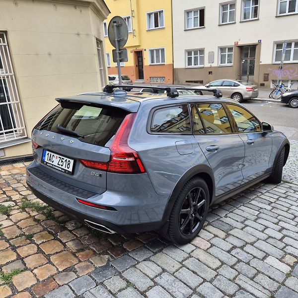 Volvo V60 (2021) Cross Country B4 Mild hybrid - fotka 3 z 26