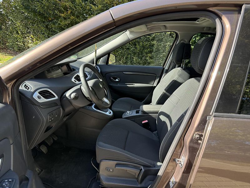 Renault Grand Scénic 1.4 TCe Dynamique - fotka 19 z 30