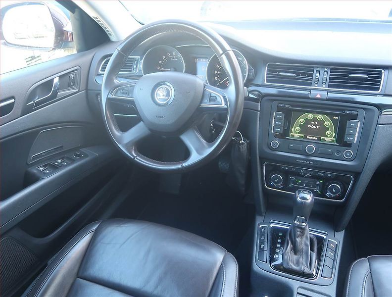 Škoda Superb (2013) Laurin&Klement 2.0 TDI - fotka 7 z 15