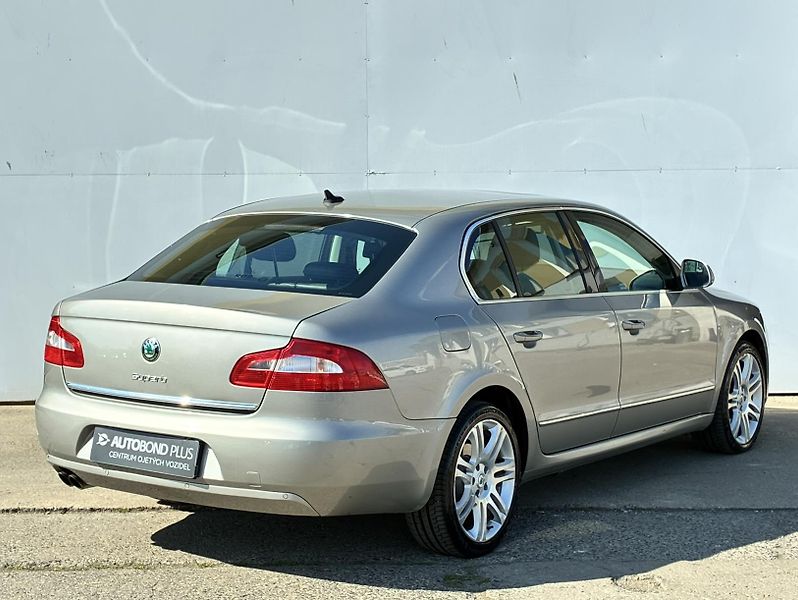 Škoda Superb 2.0 TDI 4x4 DSG / 103 kW Exclu - fotka 2 z 25