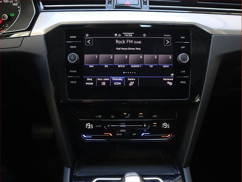 Volkswagen Passat (2021) Business 2.0 TDI, Automat - fotka 12 z 23