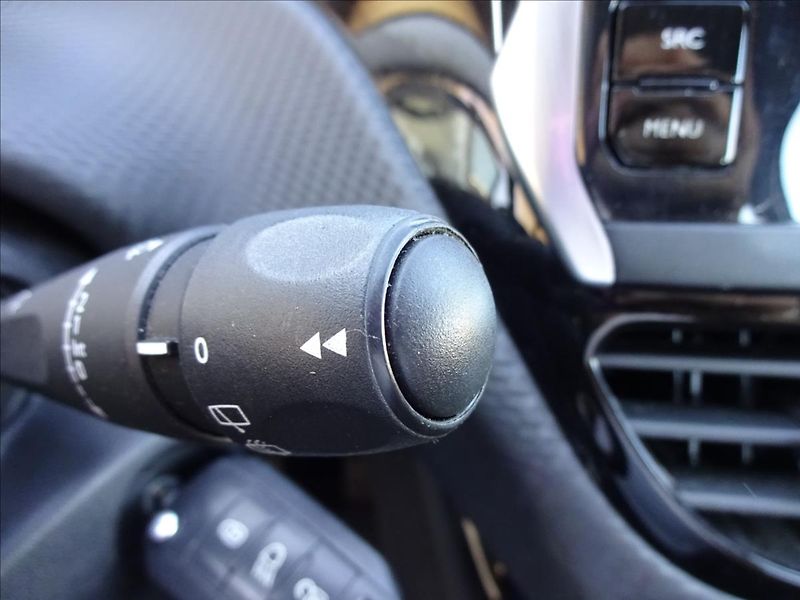 Peugeot 2008 1,2i 61kW - fotka 45 z 55