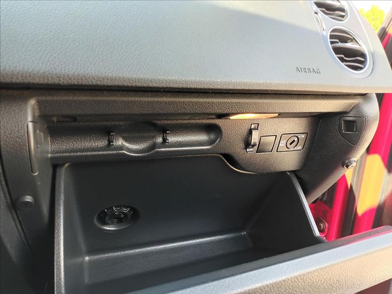 Volkswagen Golf Plus 1,6 TDI,66KW,SERVISKA,TAŽNÉ - fotka 31 z 39