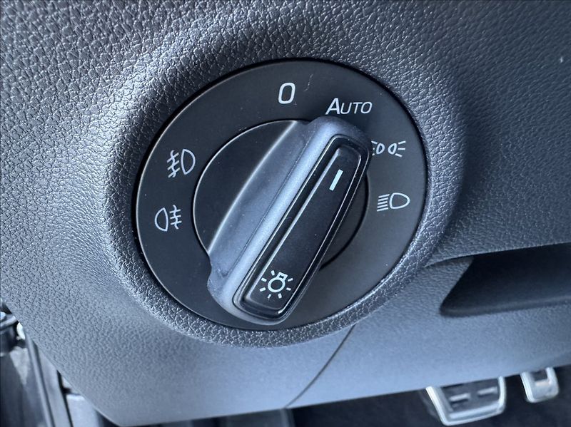 Škoda Karoq 1,5 TSI DSG SPORTLINE DPH ČR - fotka 23 z 50