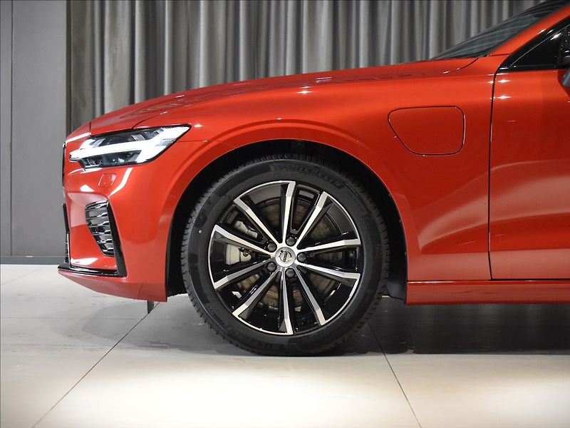 Volvo V60 2,0 T6 AWD PLUS BLIS,Bezklíč - fotka 5 z 23