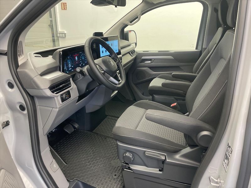 Volkswagen Caravelle Life 2.5 PHEV DR - fotka 11 z 28