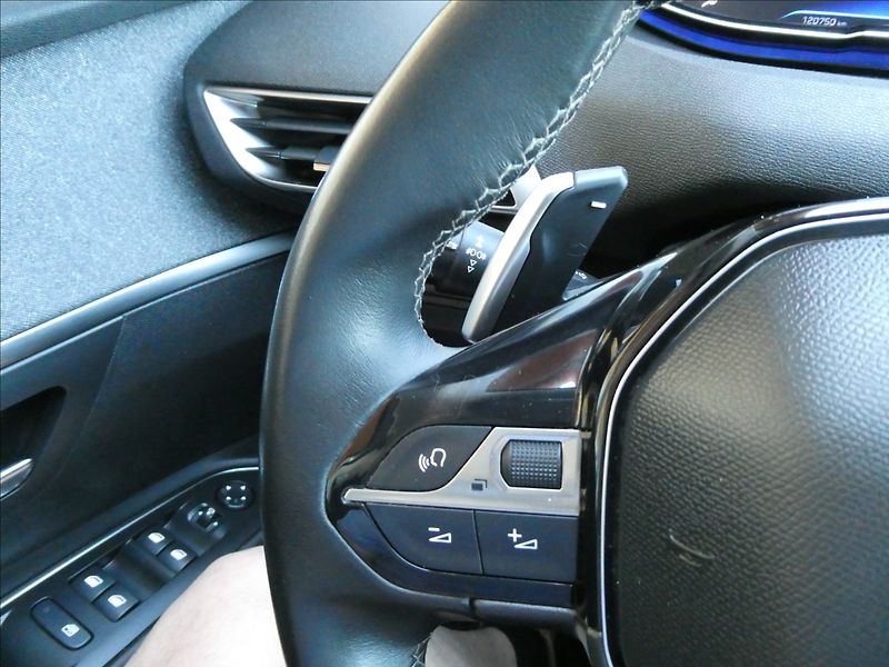Peugeot 5008 1,6 133kW ALLURE 1.maj,servisk - fotka 32 z 49