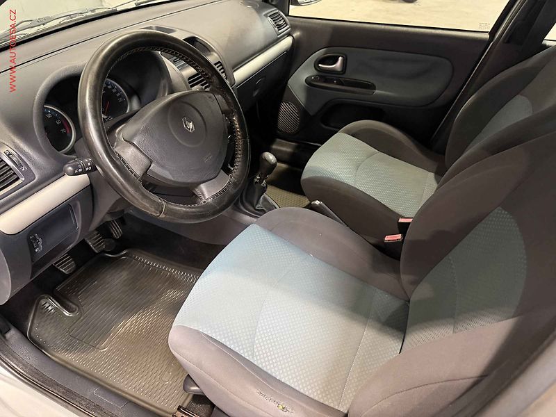 Renault Clio (2005) 1.2i, ČR, AC, tažné - fotka 9 z 15