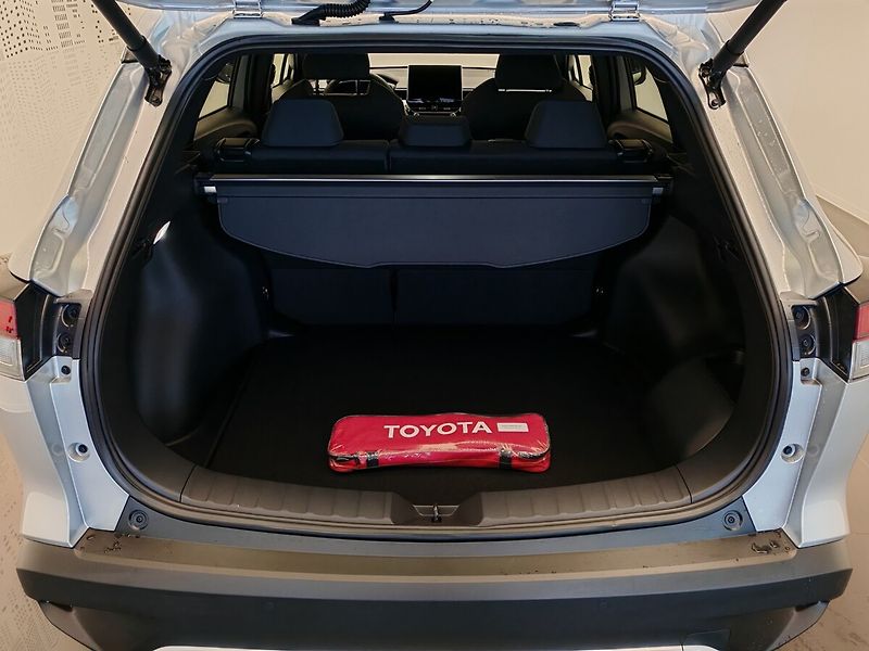 Toyota Corolla Cross 2.0 Hybrid Style Tech - fotka 8 z 19