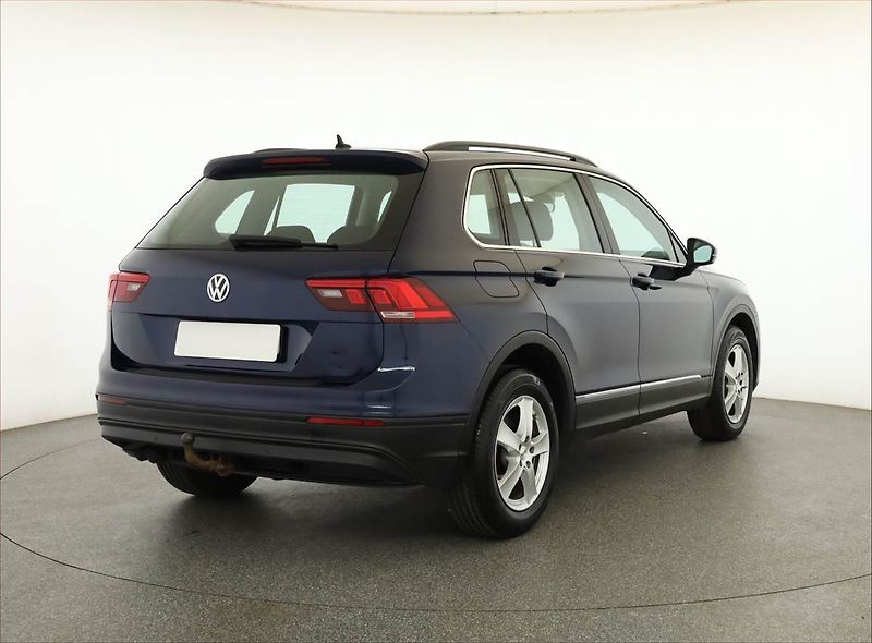 Volkswagen Tiguan (2019) Comfortline 2.0 TDI, 4X4 - fotka 5 z 19
