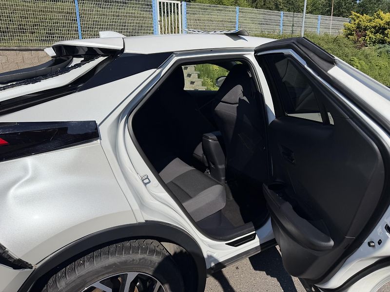 Toyota C-HR 1,8i hybrid automat navigace - fotka 21 z 21