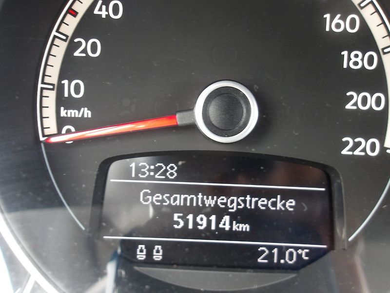 Volkswagen up! 1,0i Výbava Pěkny ! - fotka 19 z 21