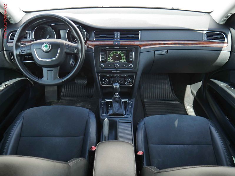 Škoda Superb (2012) 2.0TDi, 2.maj,ČR, DSG, bixen - fotka 8 z 20