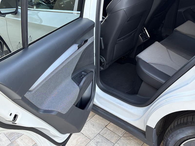 Škoda Enyaq (2023) 80, SOH 95%, tazne, TČ, - fotka 12 z 19