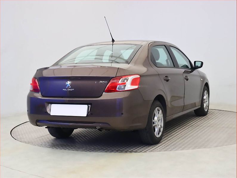 Peugeot 301 (2013) 1.2 VTi, Park. senzory - fotka 5 z 13