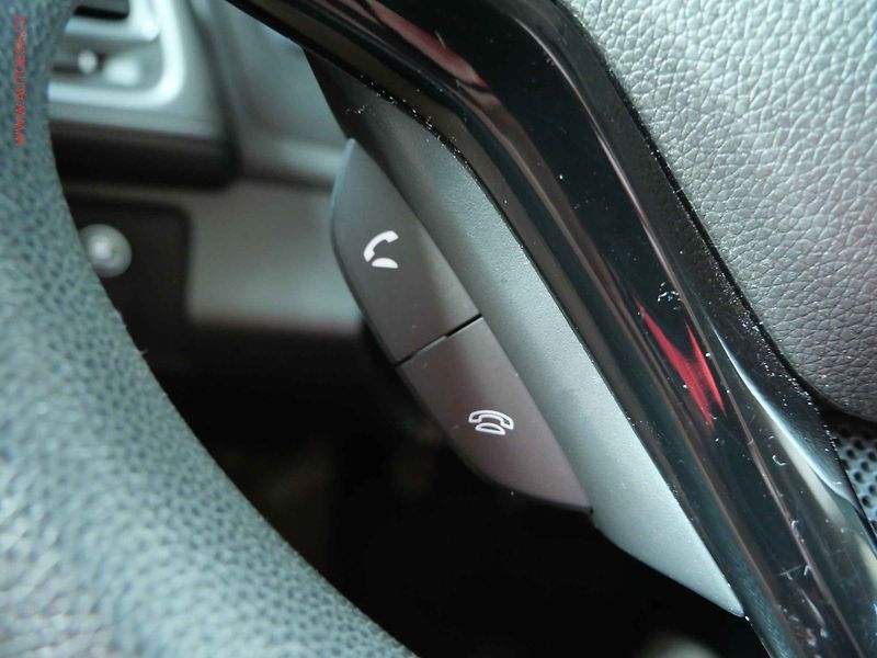 Honda HR-V (2017) 1.5 i-VTEC, ČR, Comfort - fotka 17 z 22