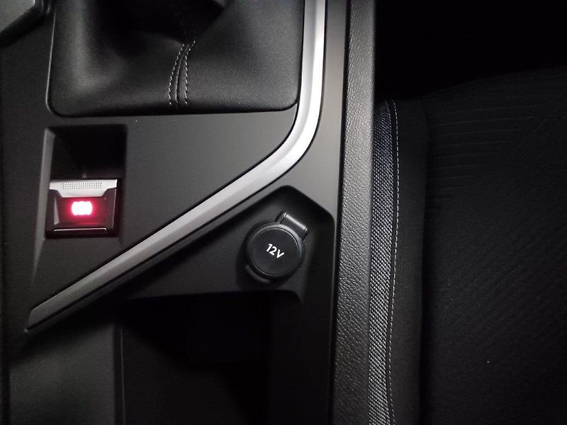 Peugeot 308 (2026) SW STYLE Hybrid 145 e-DCS6 - fotka 27 z 30