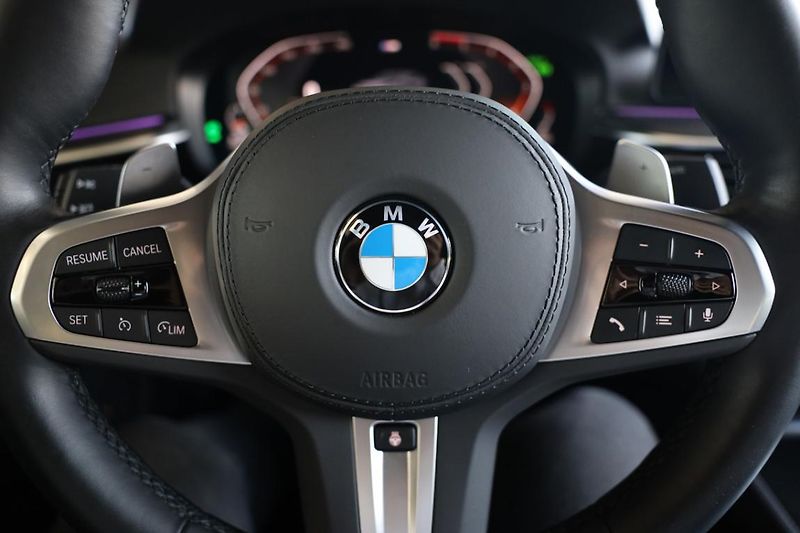 BMW Řada 5 530d xDrive Sedan - fotka 18 z 22