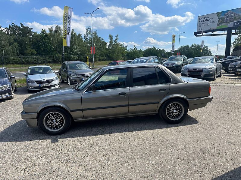 BMW Řada 3 (1988) BMW 325D 1988 - fotka 6 z 23