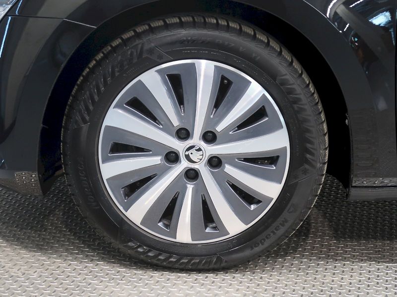 Škoda Superb (2021) STYLE 1.5TSI 110KW DSG - fotka 12 z 37