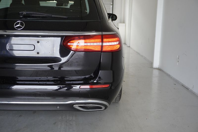 Mercedes-Benz Třídy E 3,0D V6 AUTOMAT - fotka 9 z 27