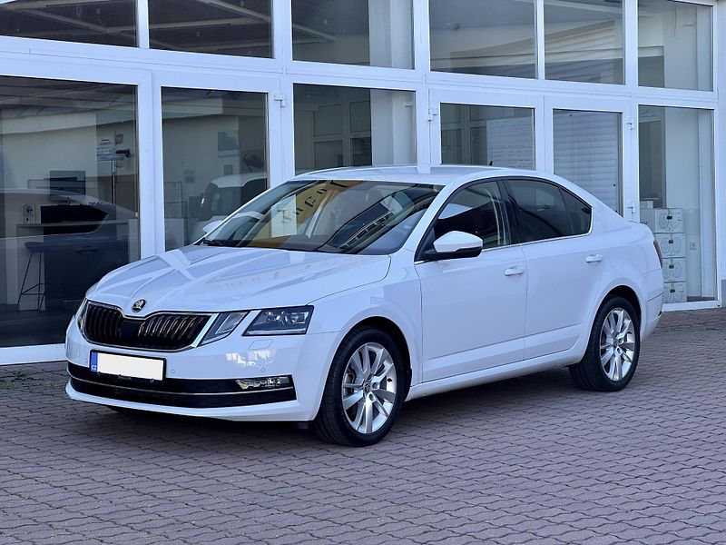 Škoda Octavia 1.4Si 110kW DSG Style - fotka 2 z 20