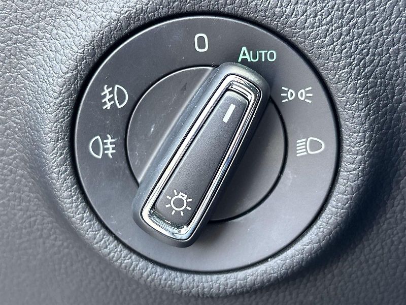 Škoda Superb (2023) Combi 2.0 TDI DSG Ambition - fotka 16 z 33