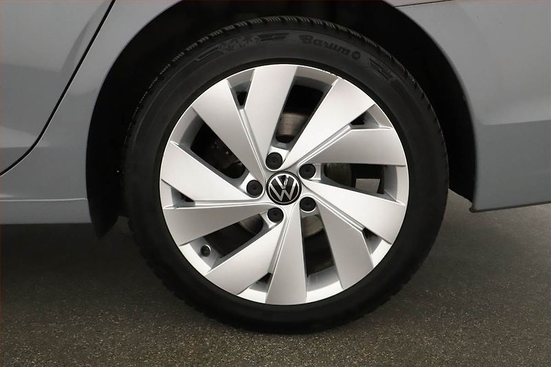 Volkswagen Golf (2021) Style 1.5 TSI - fotka 19 z 19