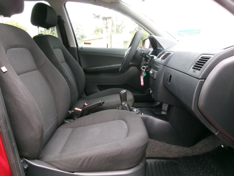 Škoda Fabia (2007) 1,2HTP KLIMA TAŽNÉ ČR - fotka 23 z 24